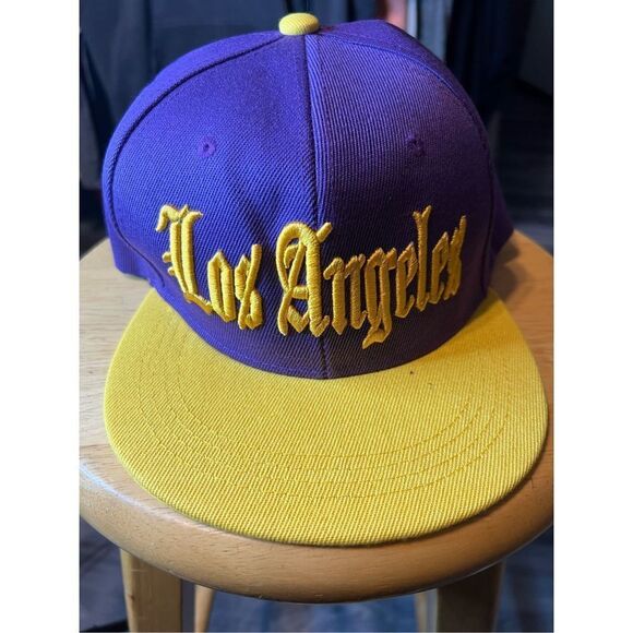 Los Angeles Flat Brim SnapBack Hat - Picture 1 of 4